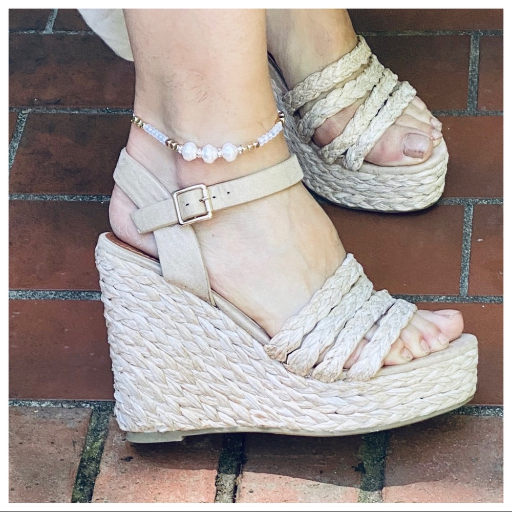 FABULOUS COMFORTABLE WEDGES